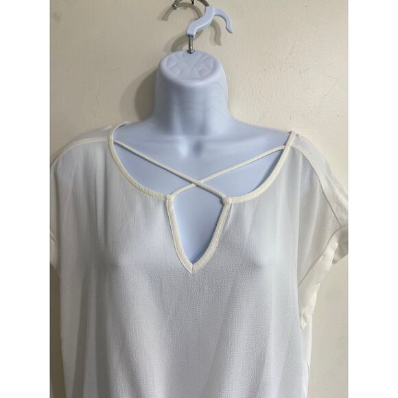 Stylish By & By White Crisscross Neck Tie Front Blouse - XL - Picture 4 of 8